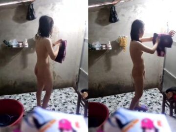 Anh trai quay lén em gái tắm truồng qua khe tường